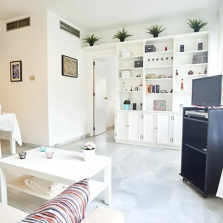 Comodo Y Amplio En Triana * Севилья