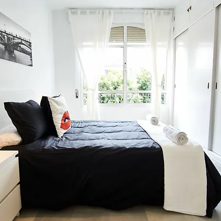 Comodo Y Amplio En Triana Апартаменты